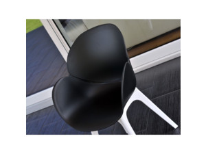 Židle Swan DSX black