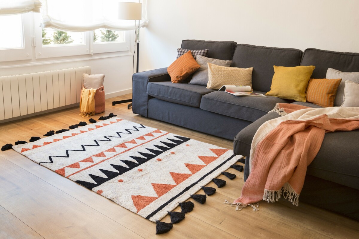 Bavlněný koberec 120 x 160 oranžový vzor Lorena Canals - krémový Azteca